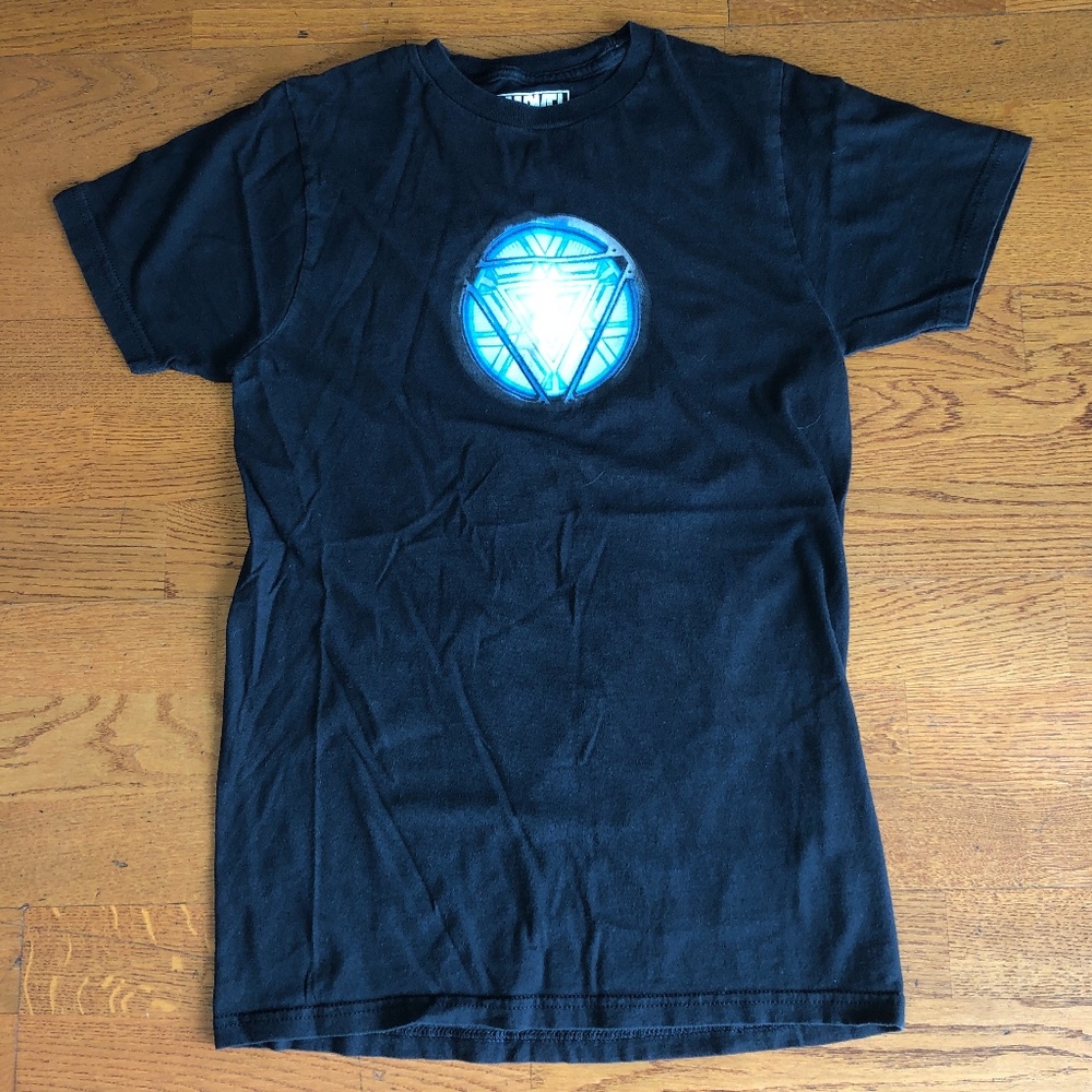 Hot Topic Small Men's T-shirt